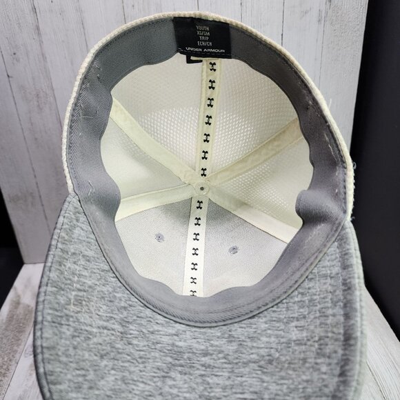 Under Armour Hat Cap Youth Kids Boys Size XS/SM Mesh Gray White Stretch Fit - Picture 5 of 6